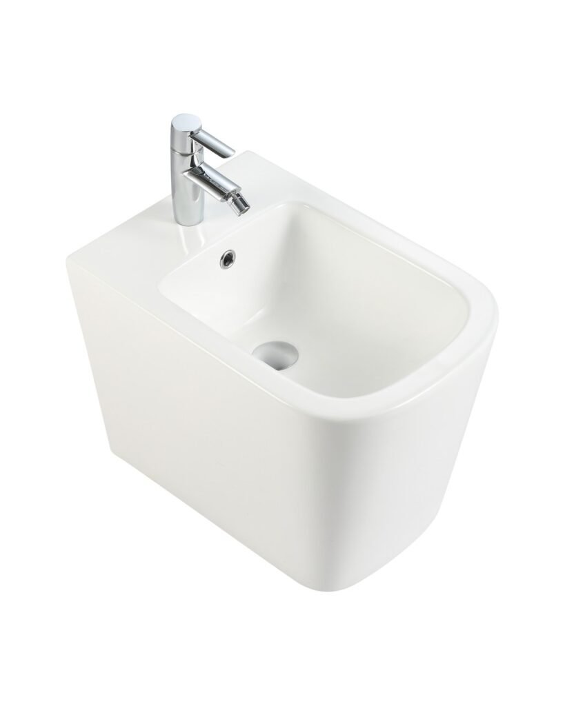Sheng Ge 1303 vitreous china bidet, studio product photograph